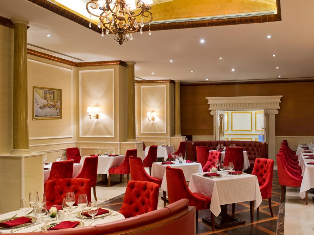 Warwick Doha Hotel Exterior photo The restaurant