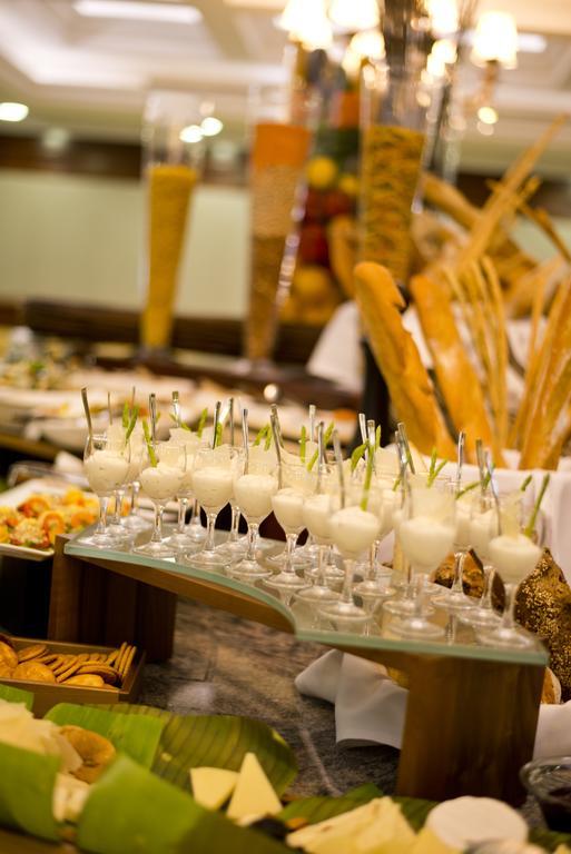 Warwick Doha Hotel Exterior photo A dessert buffet