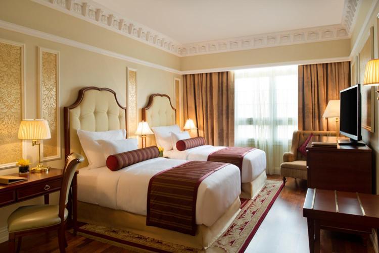Warwick Doha Hotel Exterior photo