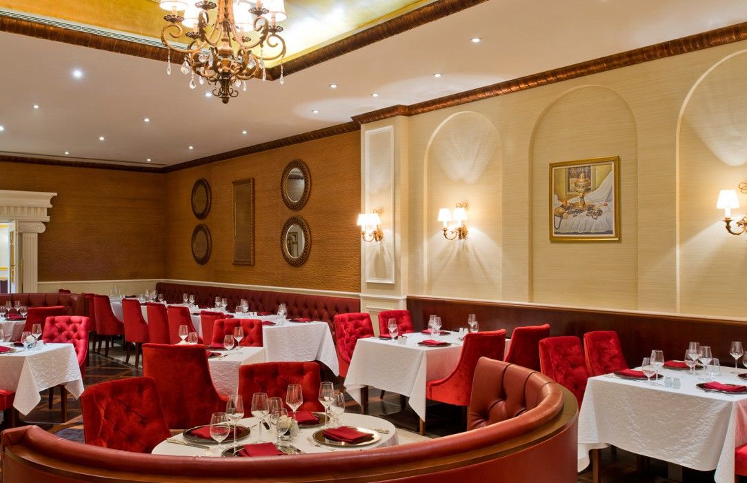 Warwick Doha Hotel Exterior photo Interior of the restaurant